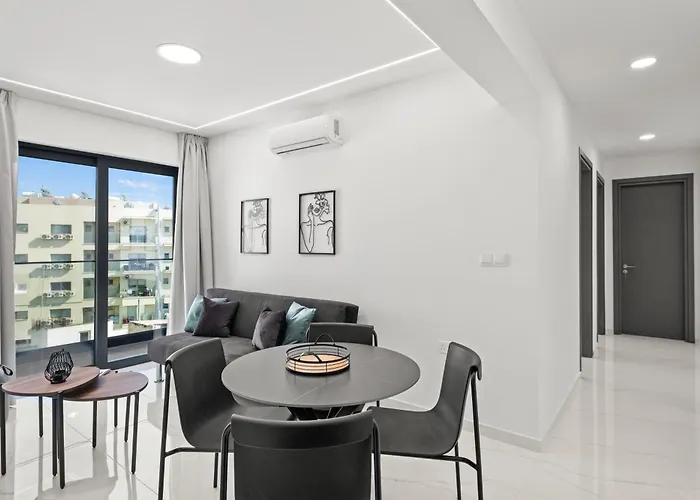 Maestro لارنكا